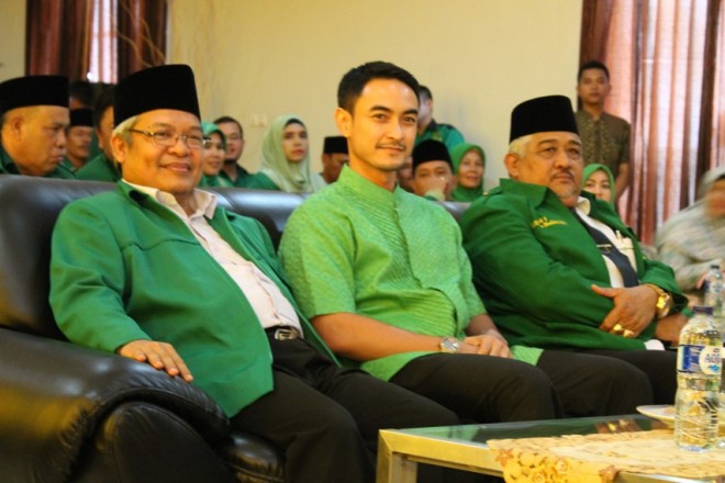 Zumi Zola saat hadir di pembukaan Muswil PPP kemarin. Zola mendapatkan restu dari DPP PPP untuk maju di Pilgub nanti.